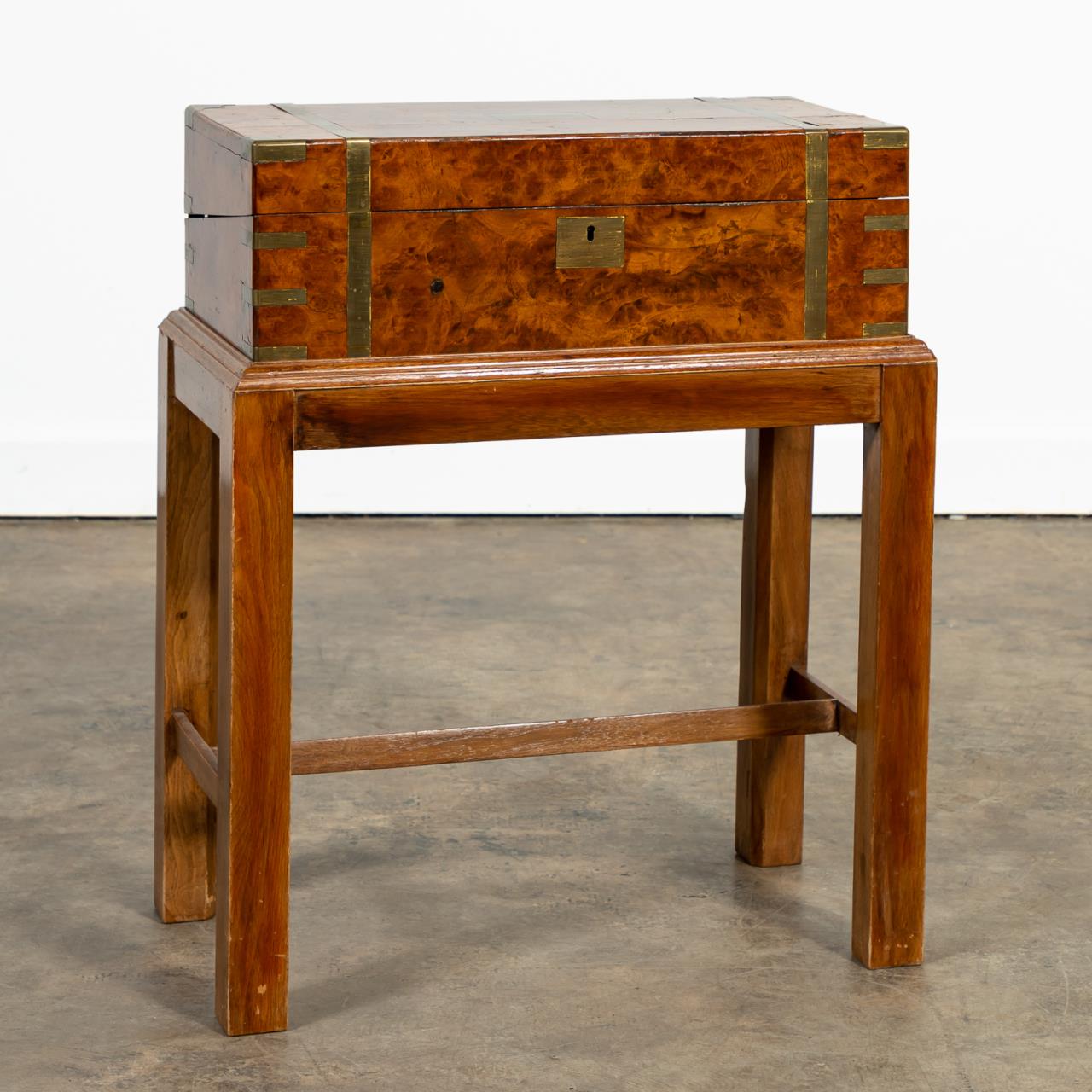 19TH C. ENGLISH BURL WOOD WRITING