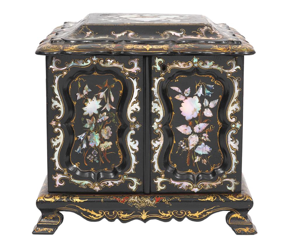 19TH C. ENGLISH PAPER MACHE & MOP