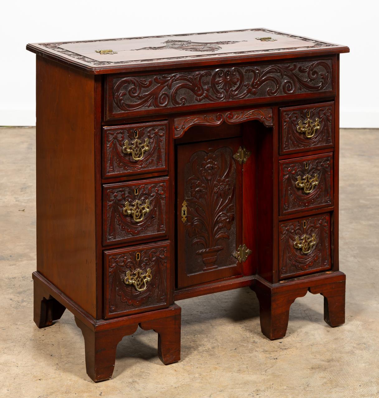 19TH C. GEORGIAN STYLE CARVED