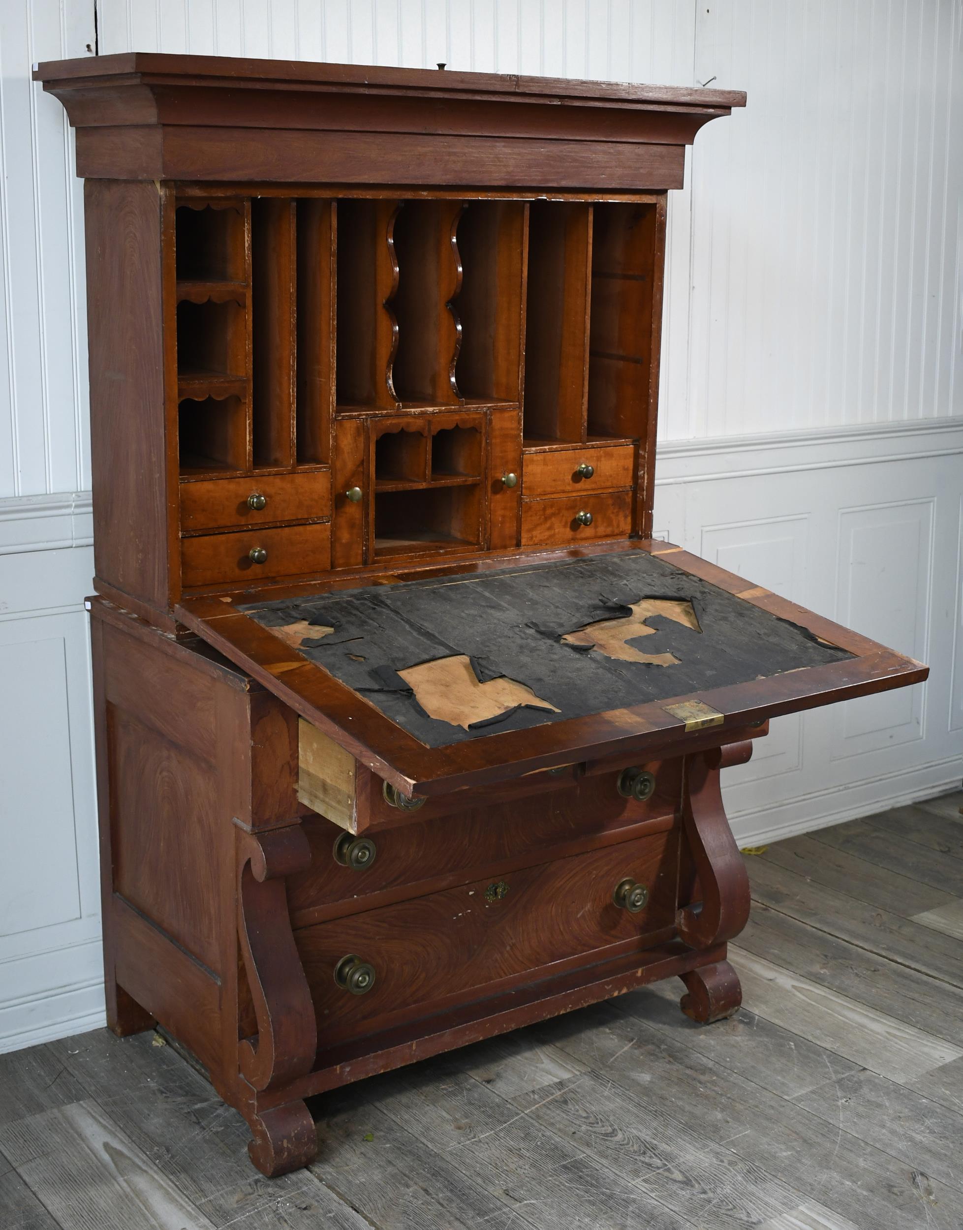 19TH C. GRAIN PAINTED DIMINUTIVE