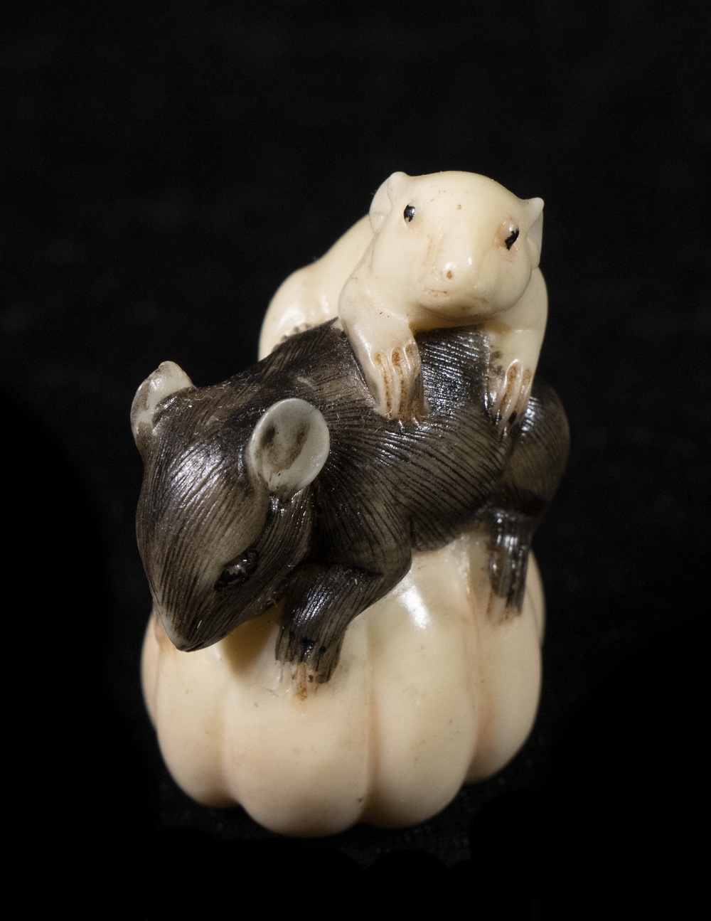 19TH C. JAPANESE IVORY NETSUKE A