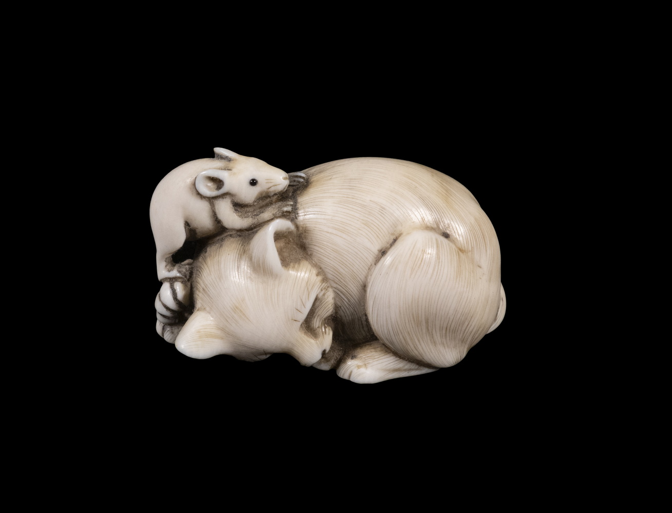 19TH C. JAPANESE IVORY NETSUKE A