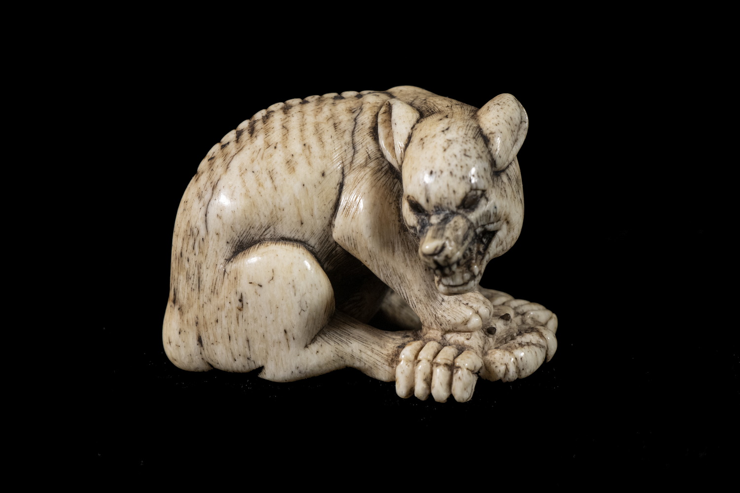 19TH C. JAPANESE IVORY NETSUKE