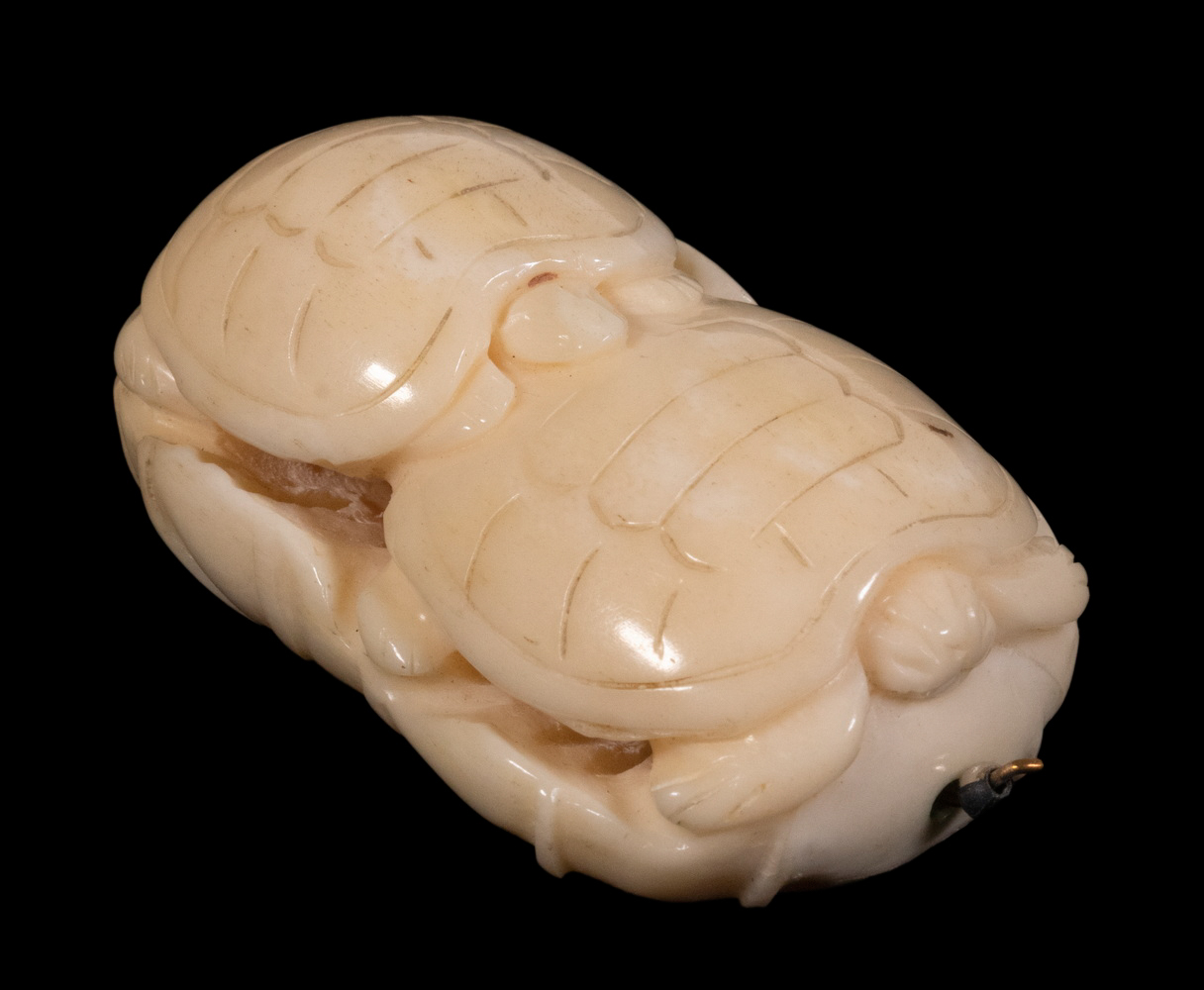 19TH C. JAPANESE IVORY NETSUKE OF