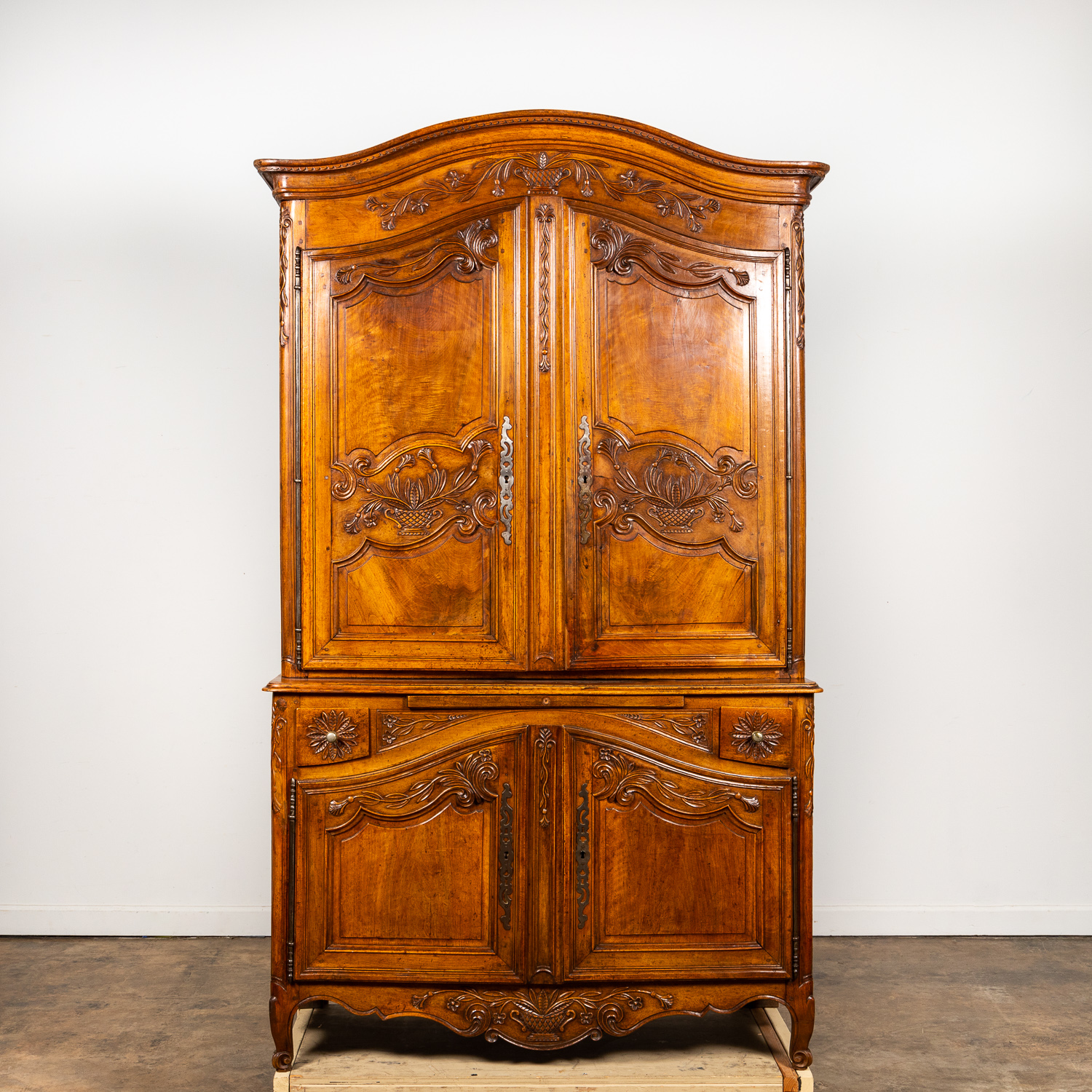19TH C. LOUIS XV-STYLE CARVED