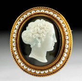 19TH C. NEOCLASSICAL GOLD BROO