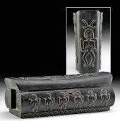 19TH C. PAIWAN WOOD SHAMAN BOX