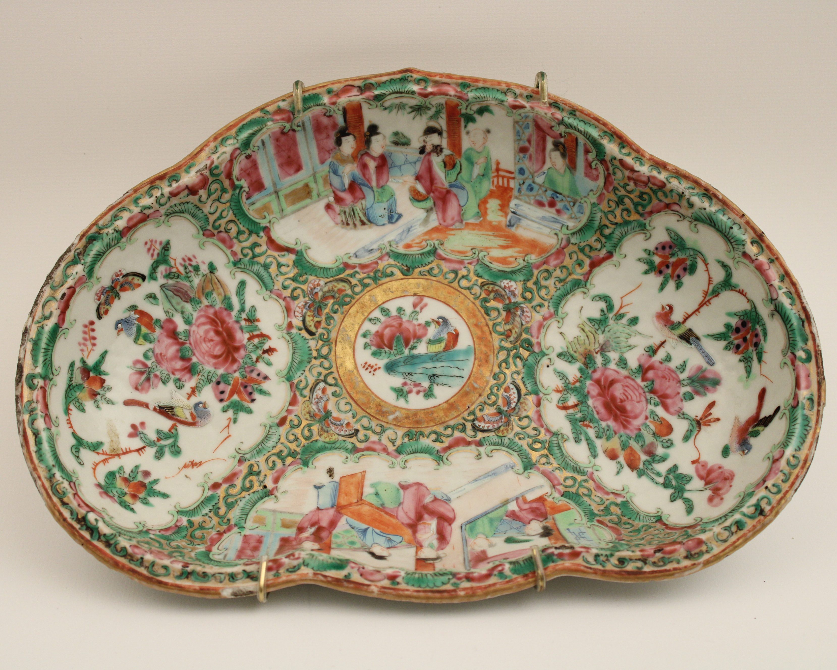 19TH C. ROSE MEDALLION QUATREFOIL