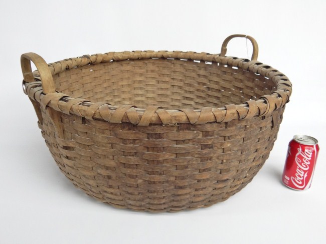 19th c. round basket with