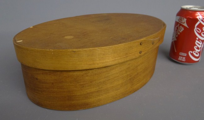 19th c. Shaker oval box. 11 1/2''