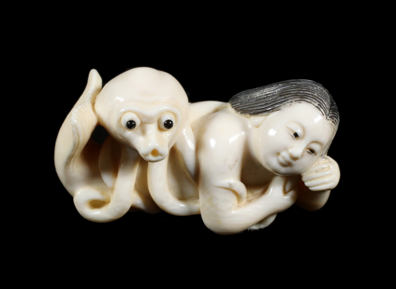 19TH C. SIGNED JAPANESE NETSUKE