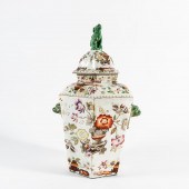 19TH C. STAFFORDSHIRE CHINOISE