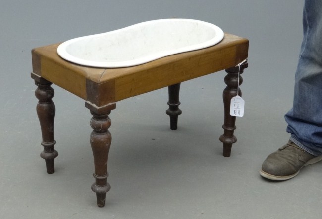 19th c. turned leg bidet.