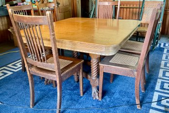 19th C. Victorian oak dining table,
