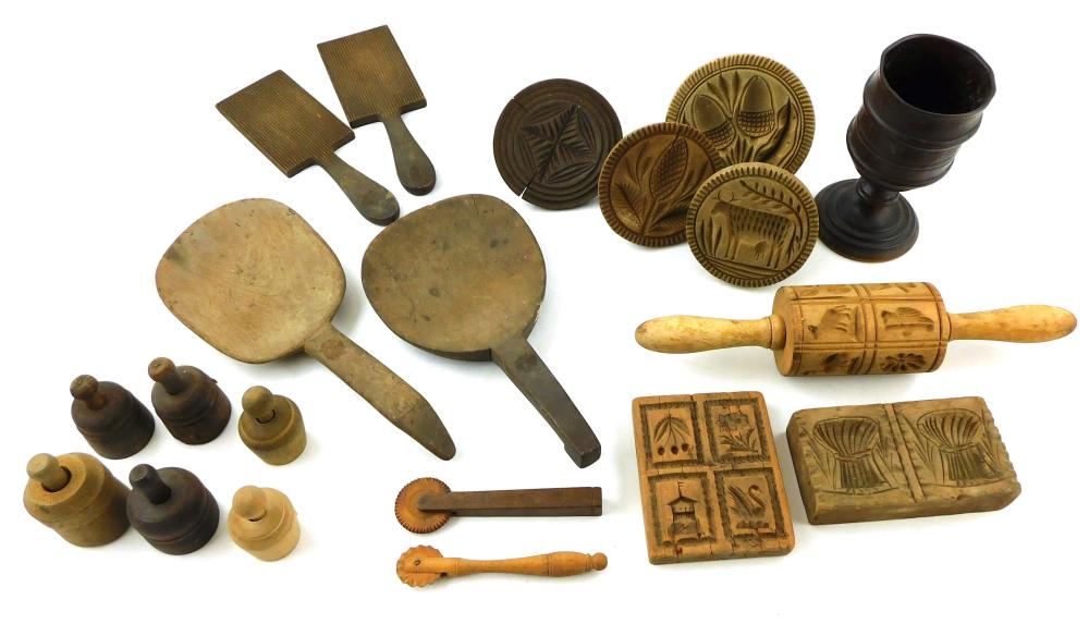 19TH C. WOODEN KITCHEN MOLDS AND