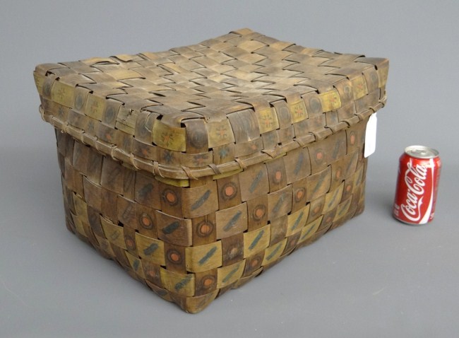 19th c. Woodland Indians basket. 16