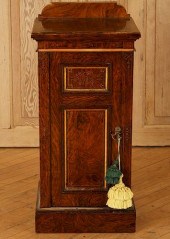 19TH CENT. BURLED WALNUT ONE D