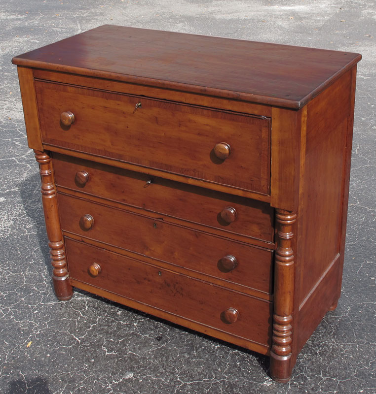 19TH CENTURY AMERICAN CHEST: 4