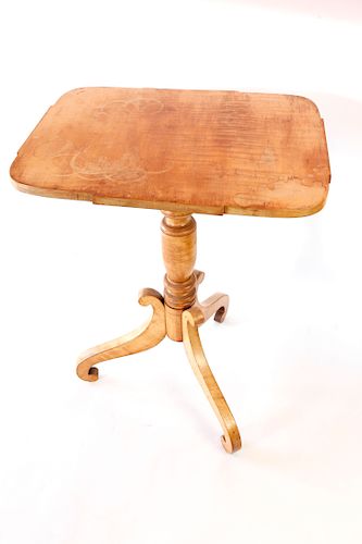 19TH CENTURY AMERICAN TIGER MAPLE