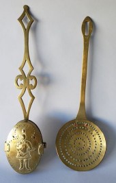 19TH CENTURY BRASS CHESTNUT RO