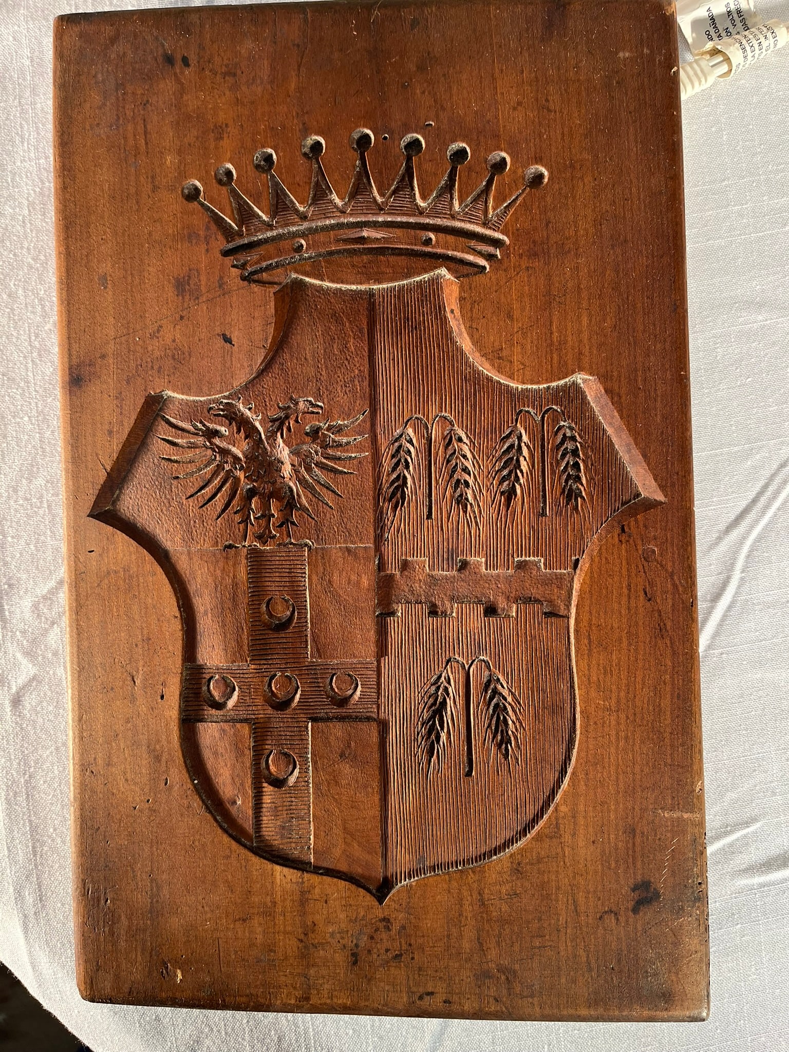 19TH CENTURY CARVED WOOD HERALDIC