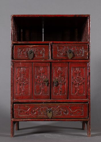 19TH CENTURY DIMINUTIVE CHINESE