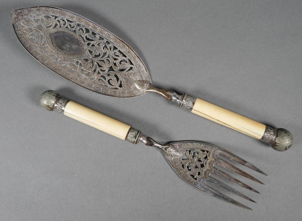 19TH CENTURY ENGLISH FISH SLICE &