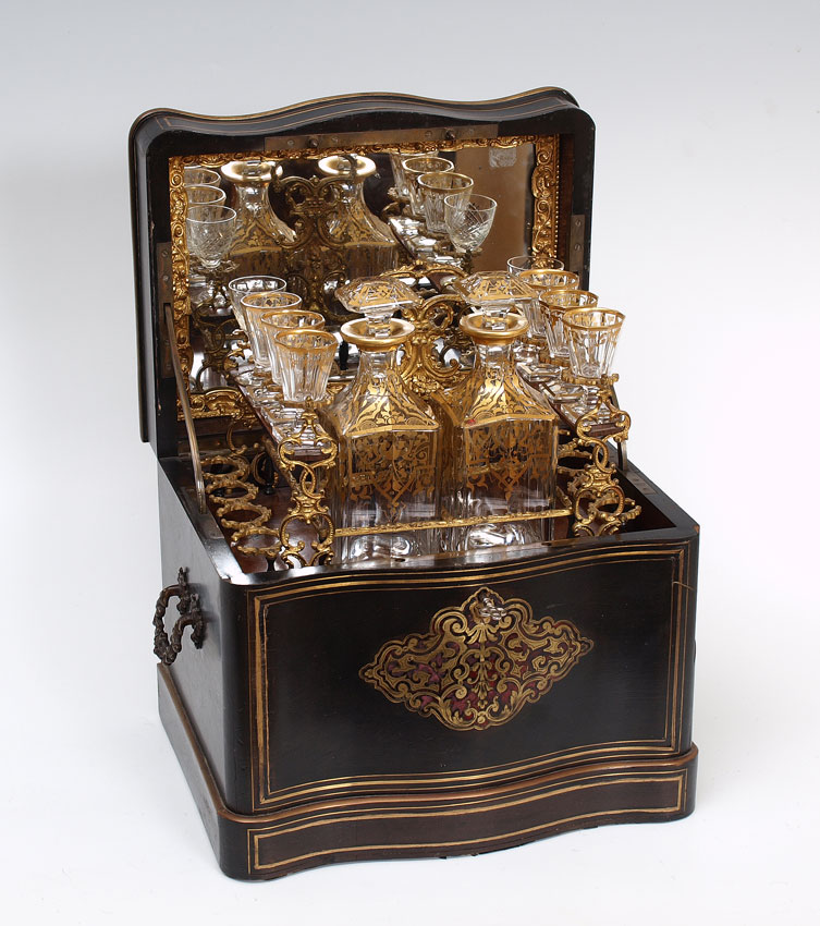 19TH CENTURY FRENCH BOULLE INLAY