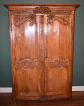 19TH CENTURY FRENCH CARVED CHE