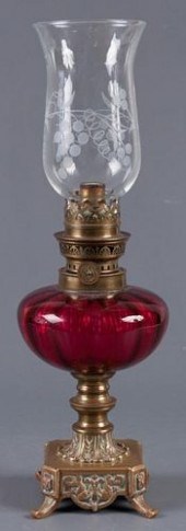 19TH CENTURY FRENCH OIL LAMPWi