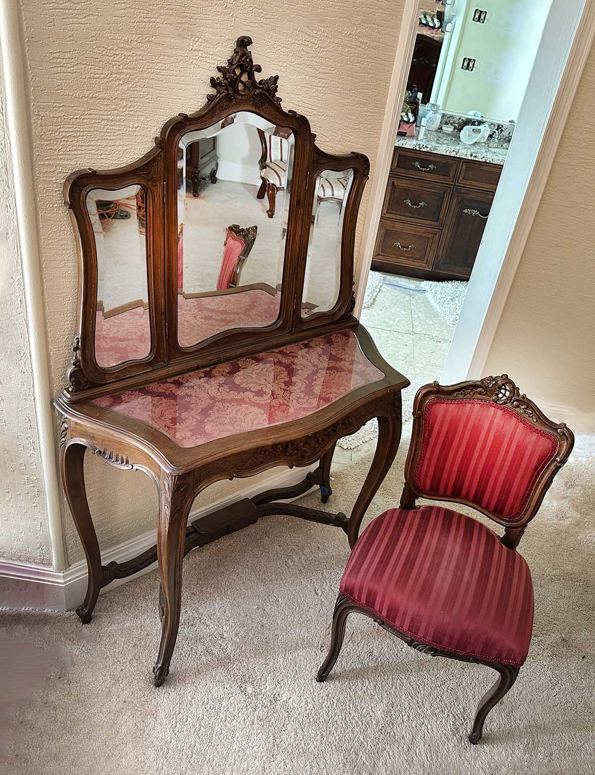 19TH-CENTURY FRENCH ROCOCO CARVED
