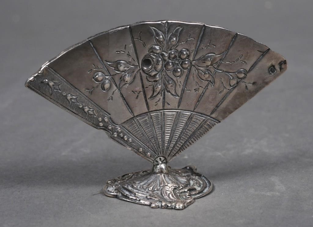19TH CENTURY FRENCH SILVER FAN MENU