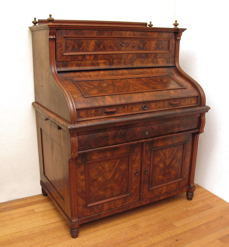 19TH CENTURY HIGH VICTORIAN ROLL