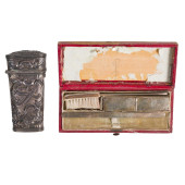 19TH CENTURY HYGIENE KITS<br>1