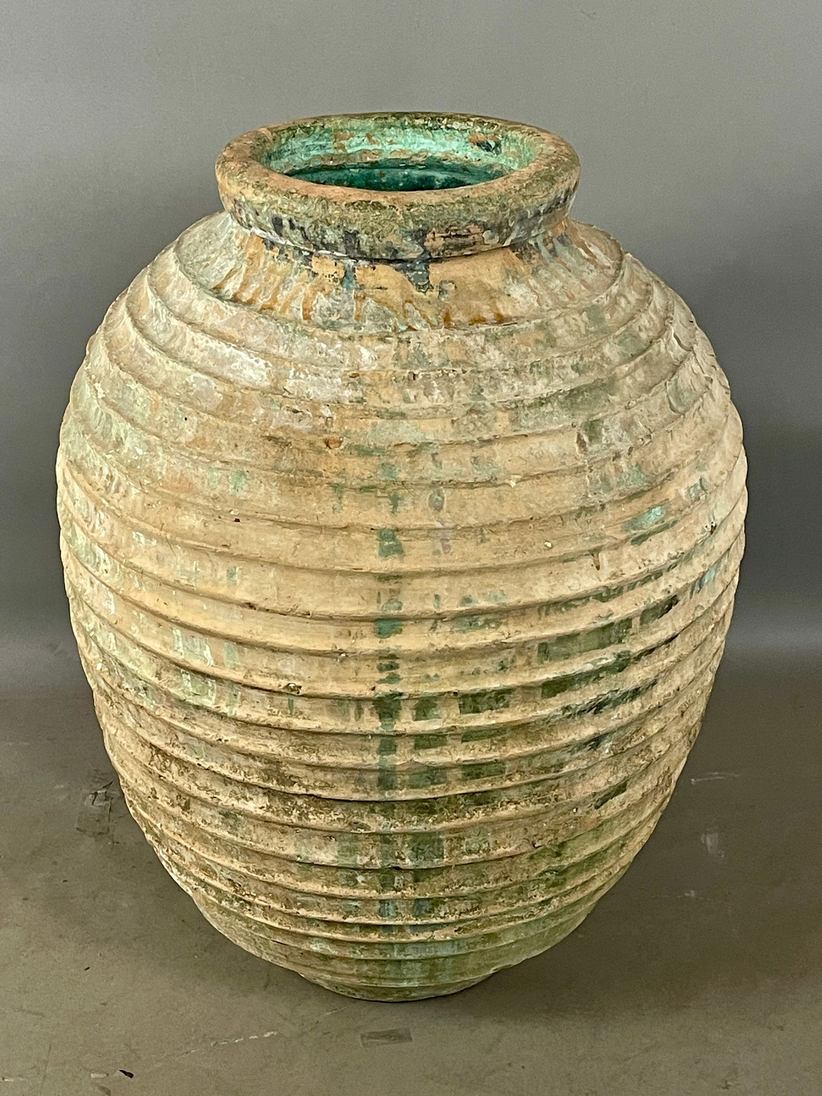 19TH CENTURY LARGE RIBBED OLIVE