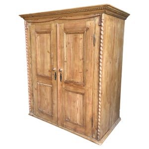19TH CENTURY PINE ARMOIREA