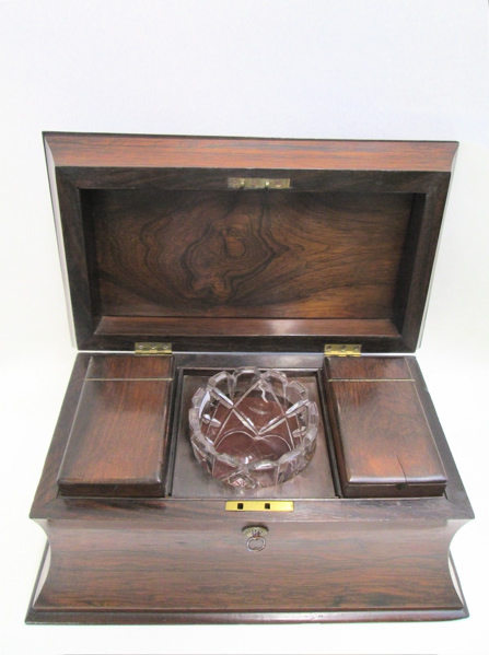 19TH CENTURY ROSEWOOD TEA CADDY.