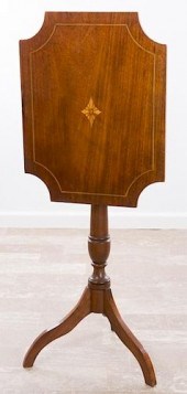 19TH CENTURY TILTING TOP CANDL