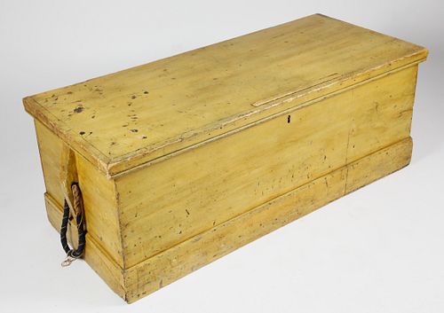 19TH CENTURY YELLOW PAINTED SEA