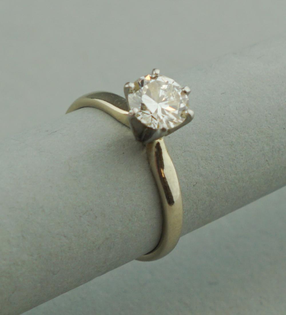 1CT DIAMOND SOLITAIRE IN 14K