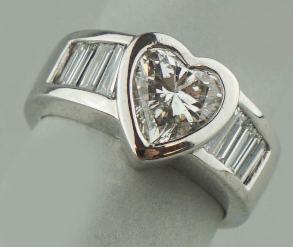 1CT. HEART SHAPED DIAMOND AND 14K