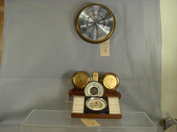 2 aneroid barometers, 2