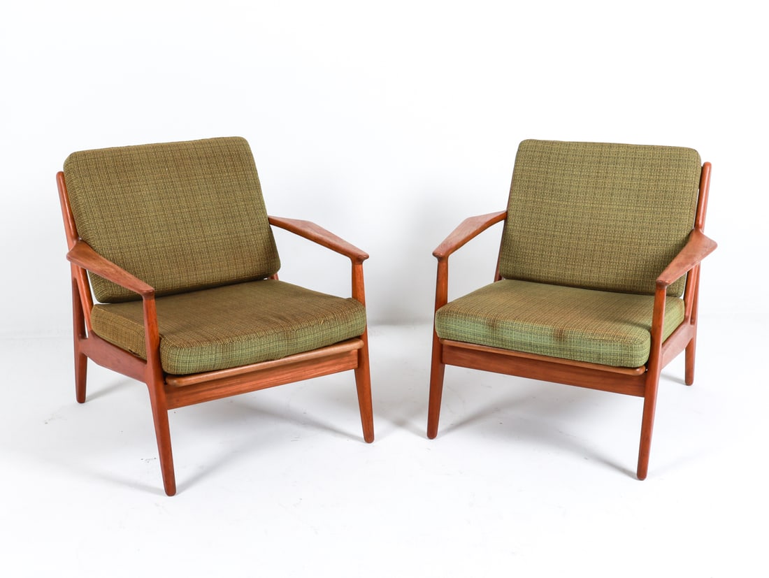 (2) ARNE VODDER DANISH TEAK