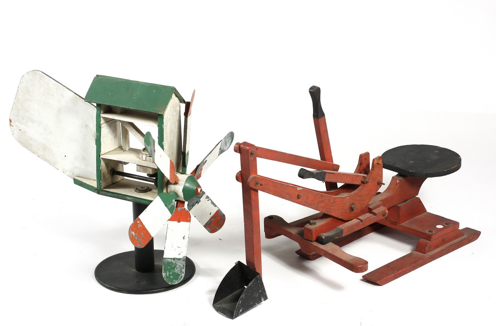 (2) ARTICULATED FOLK ART PCS -