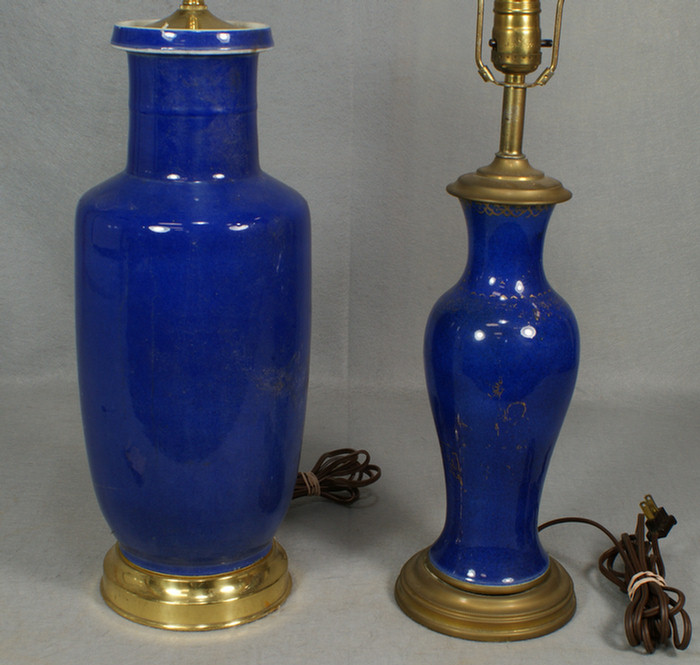 2 assorted powdered blue Chinese