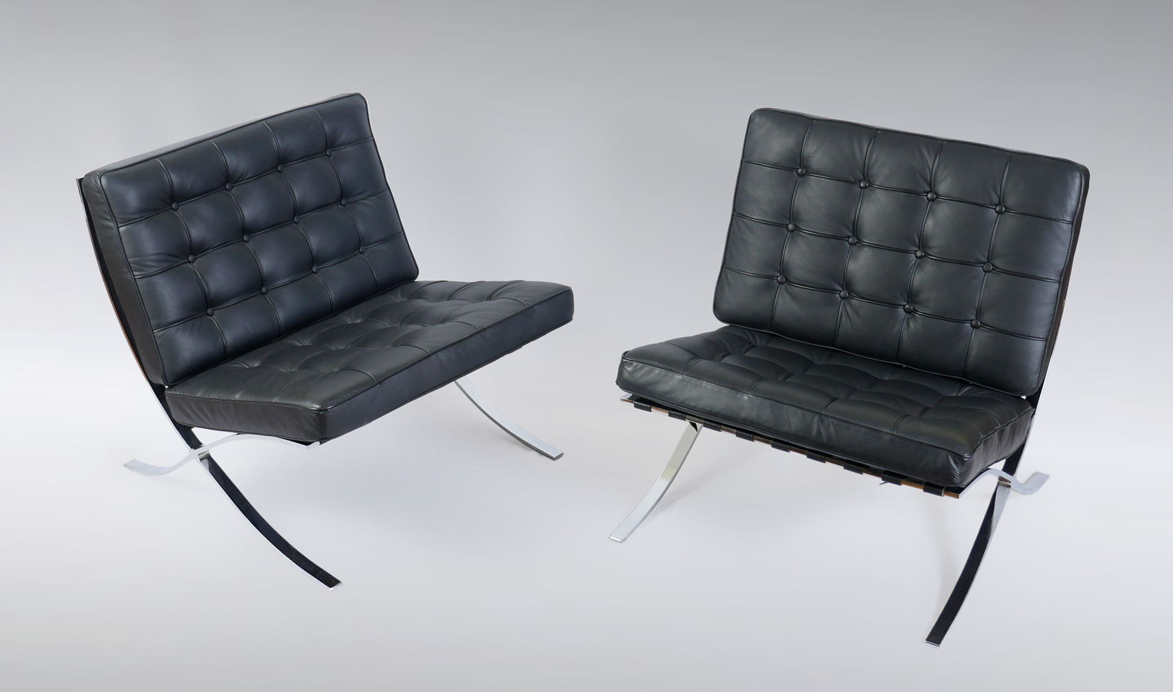 2 BARCELONA STYLE CHAIRS: 2-