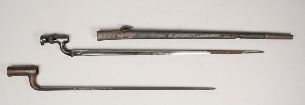 2 BAYONETS2 bayonets. One