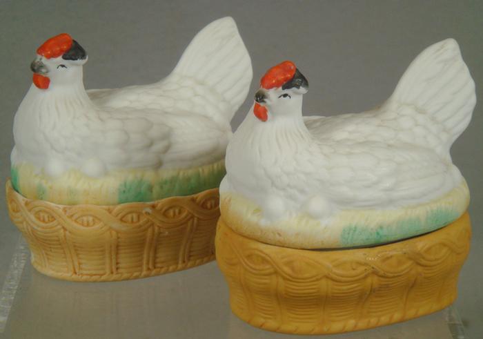 2 bisque finished hens on nest, 3