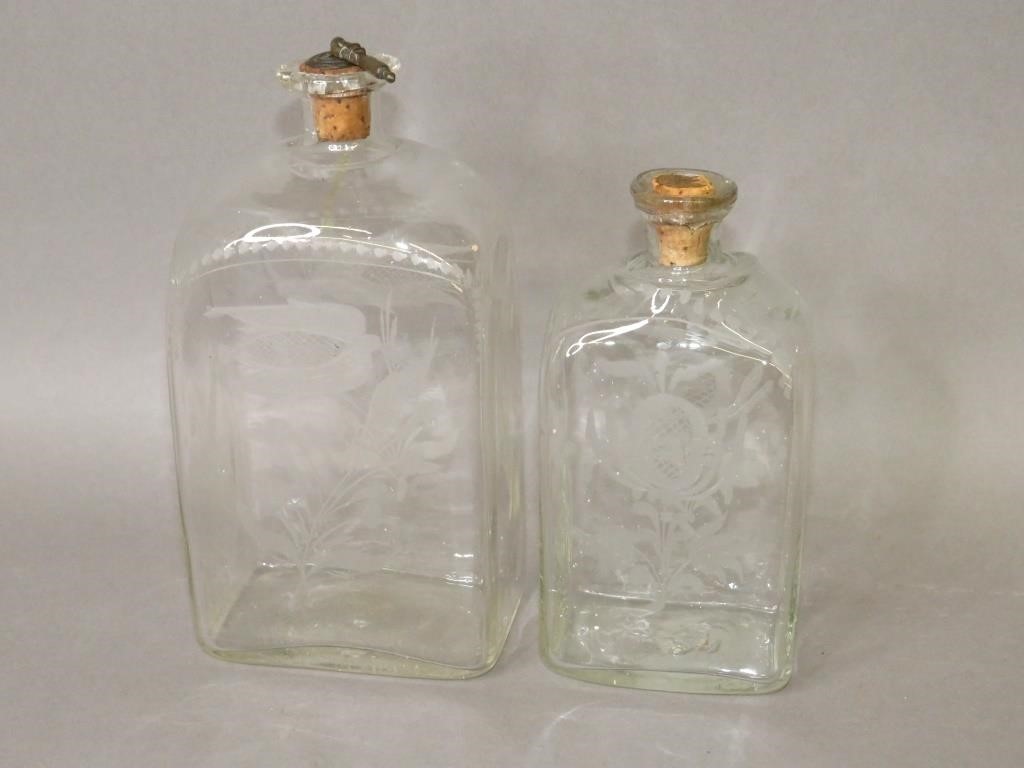 2 BLOWN UNCOLORED GLASS CASE