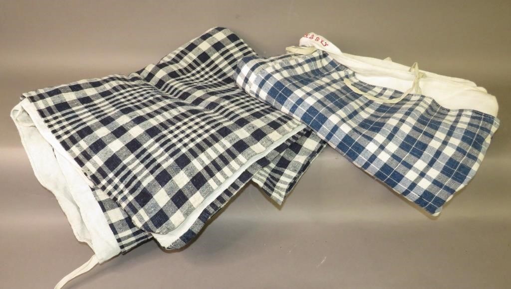 2 BLUE & WHITE BED TICKSca.